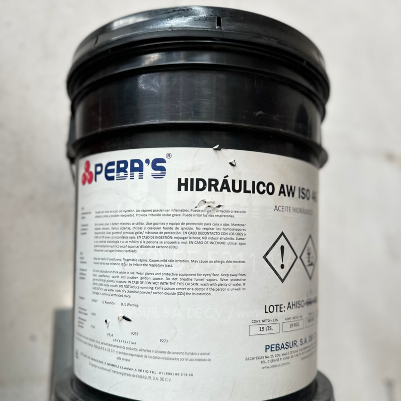 Fotografía de aceite hidraulico marca Peba's.