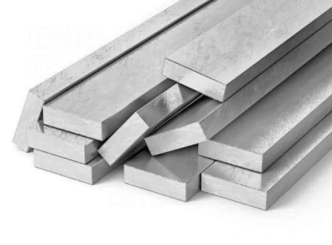 solera-de-acero-en-un-sobrefondo-blanco